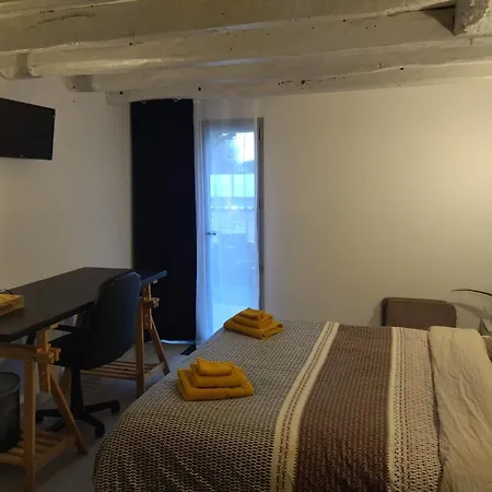20 M2 Avec Salle D'eau Et Cuisine Privatives Aigrefeuille-dʼAunis